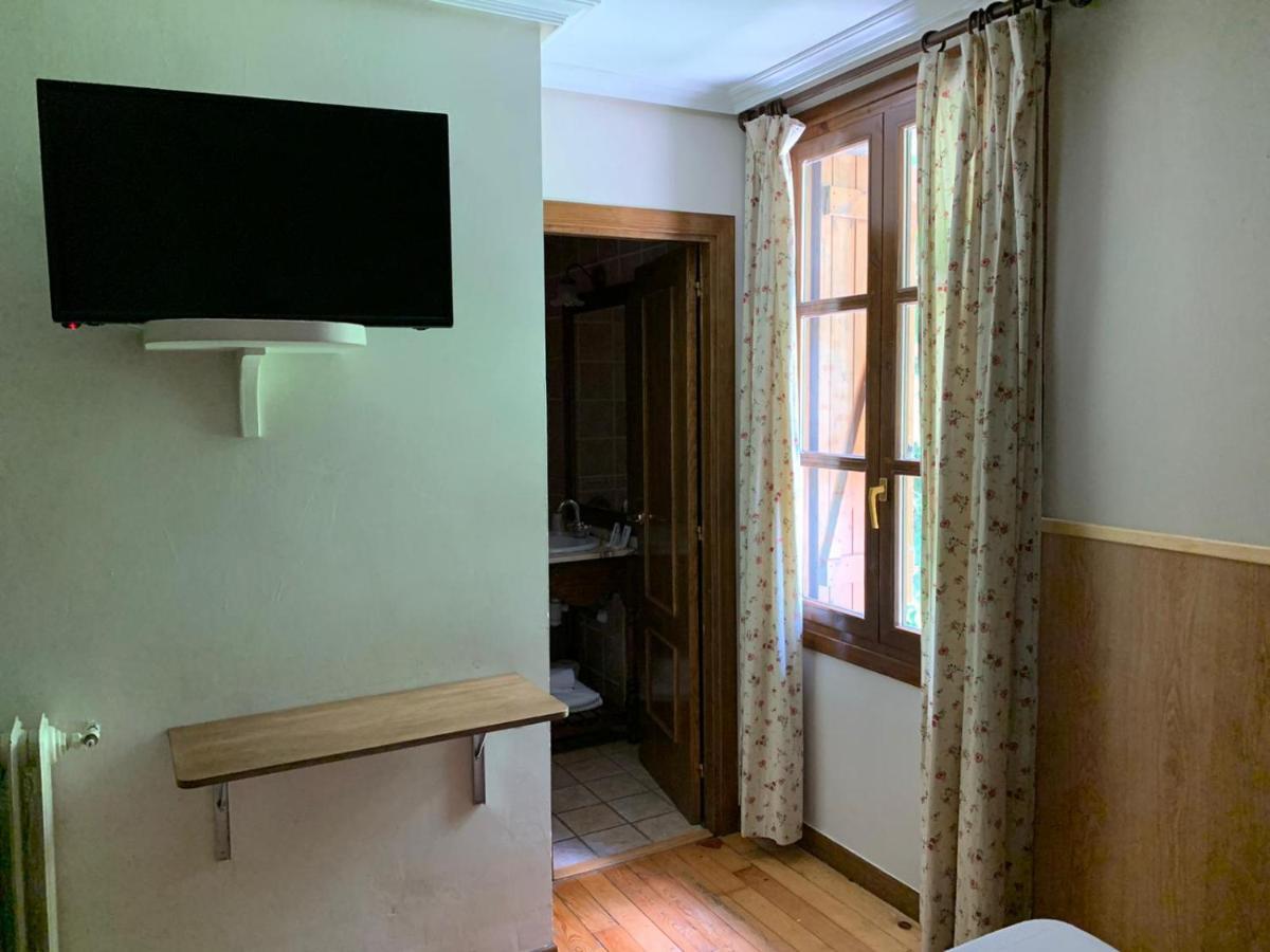 Hotel Charle Jaca Ngoại thất bức ảnh
