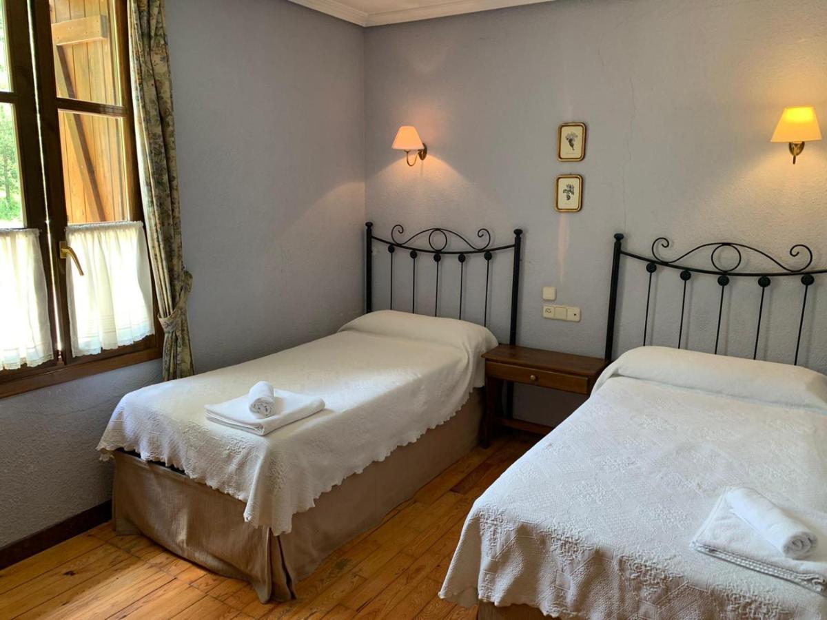 Hotel Charle Jaca Ngoại thất bức ảnh