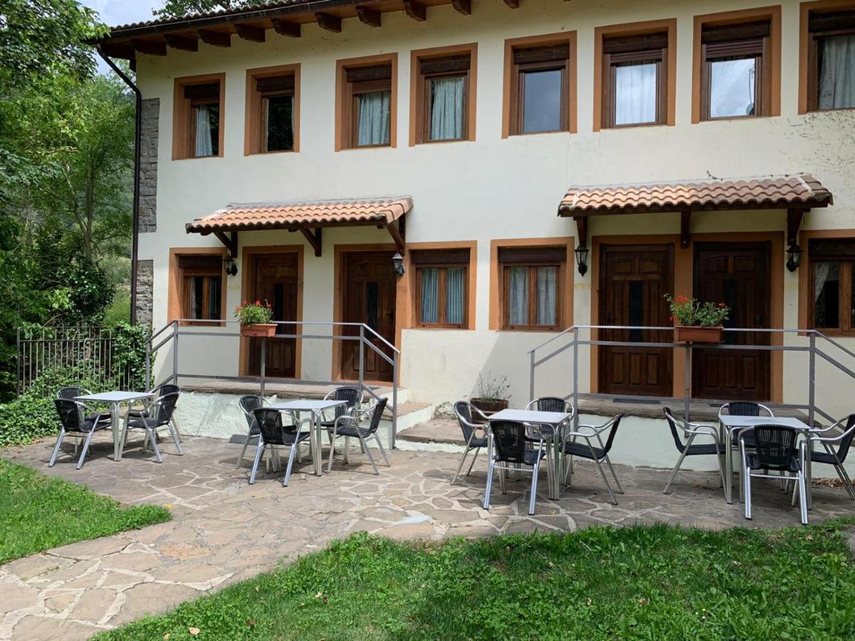 Hotel Charle Jaca Ngoại thất bức ảnh