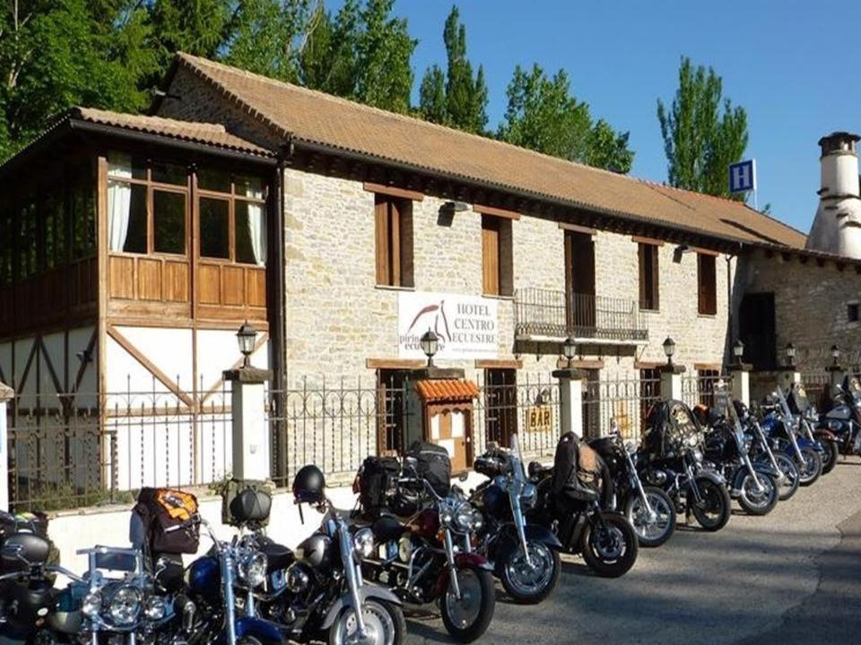 Hotel Charle Jaca Ngoại thất bức ảnh