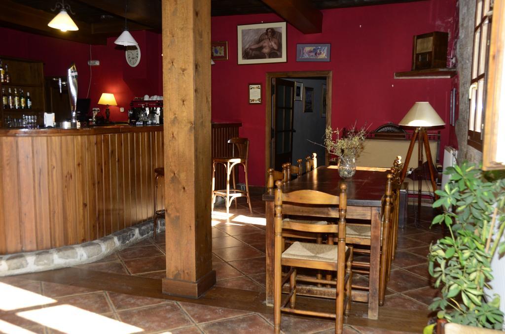 Hotel Charle Jaca Ngoại thất bức ảnh