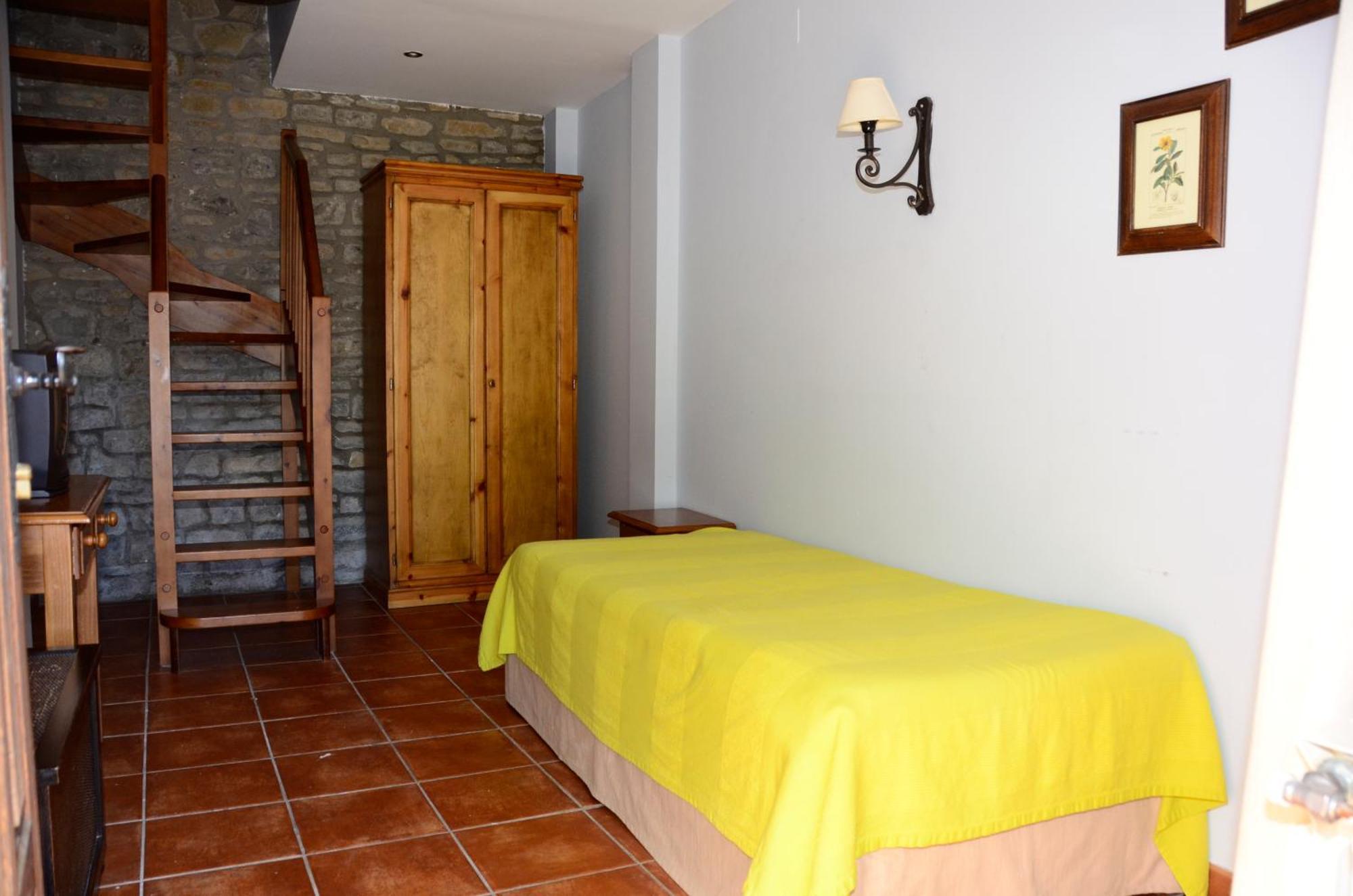 Hotel Charle Jaca Phòng bức ảnh
