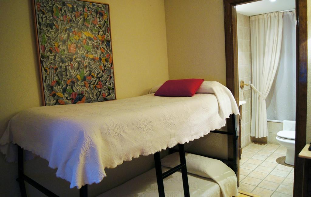Hotel Charle Jaca Ngoại thất bức ảnh